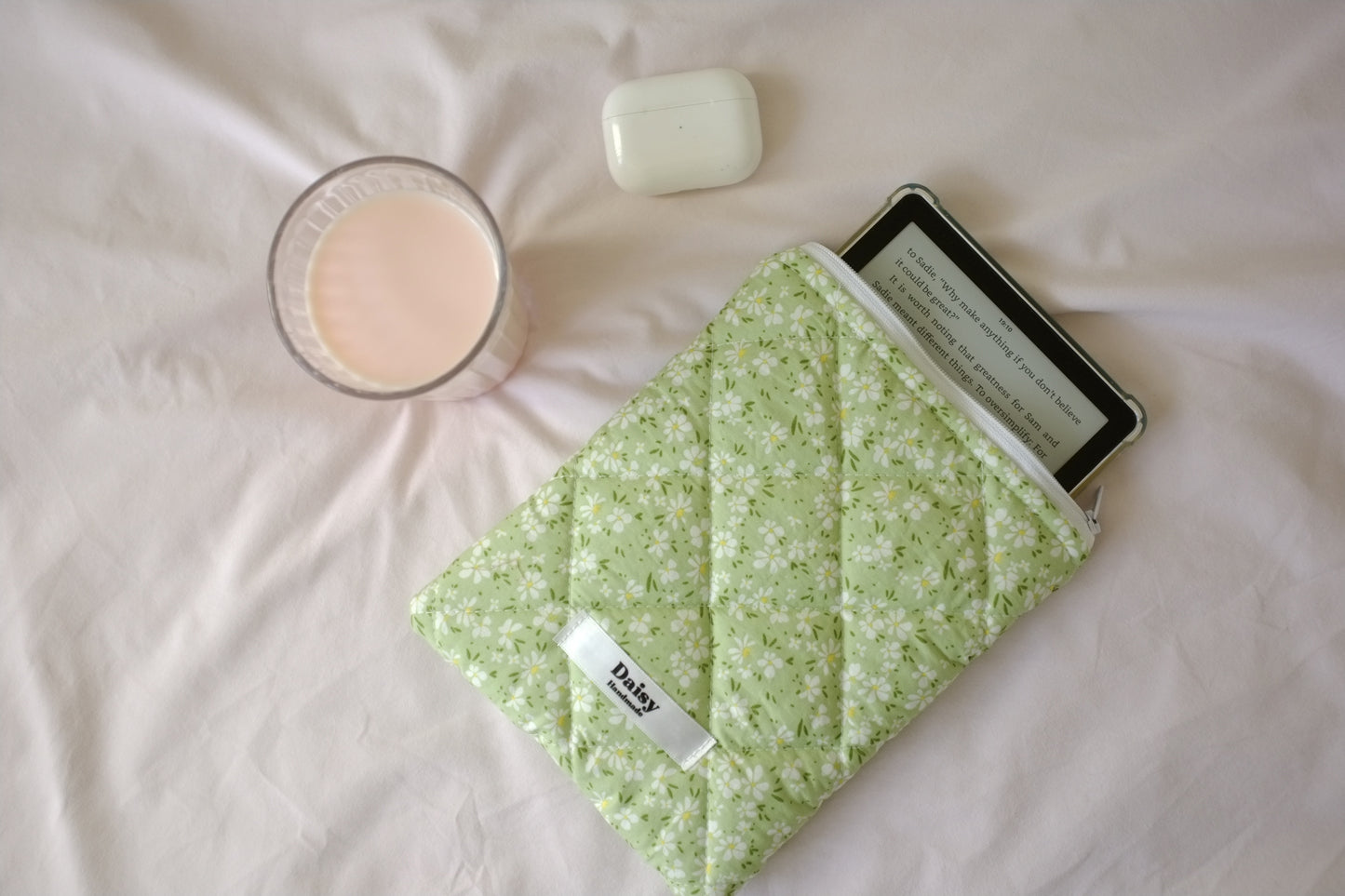 Kindle sleeve green meadow