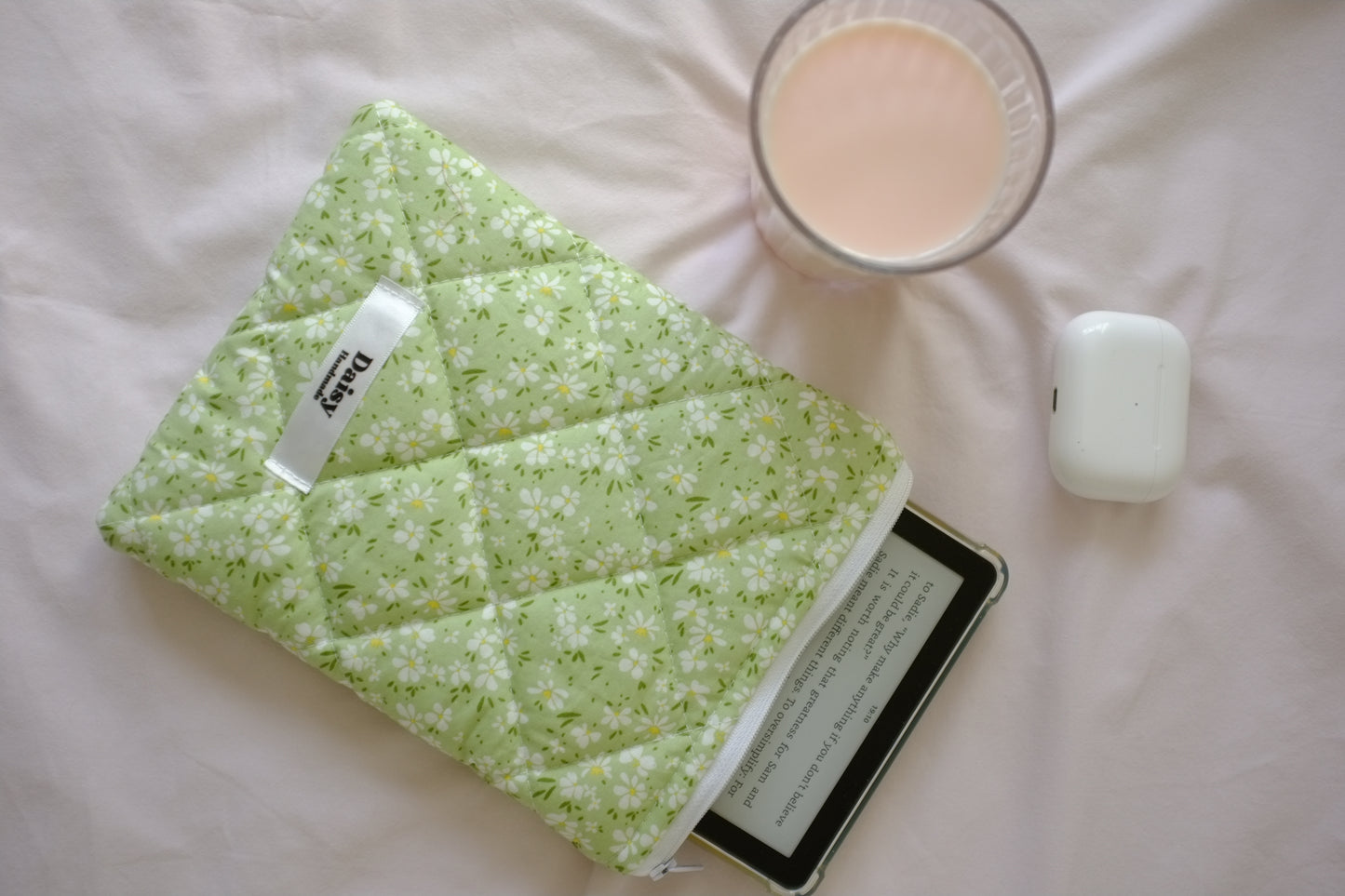 Kindle sleeve green meadow