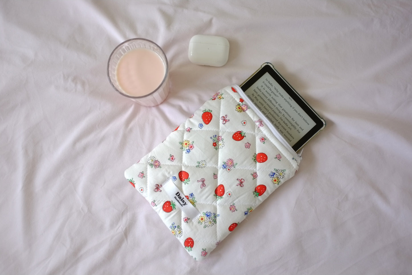 Kindle sleeve strawberry bow