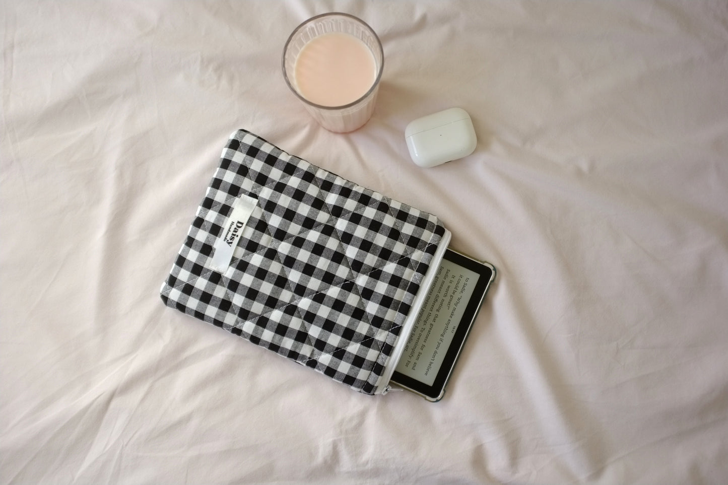 Kindle sleeve black gingham