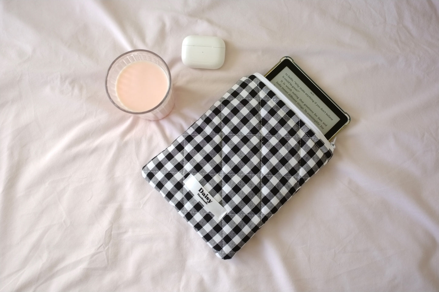 Kindle sleeve black gingham