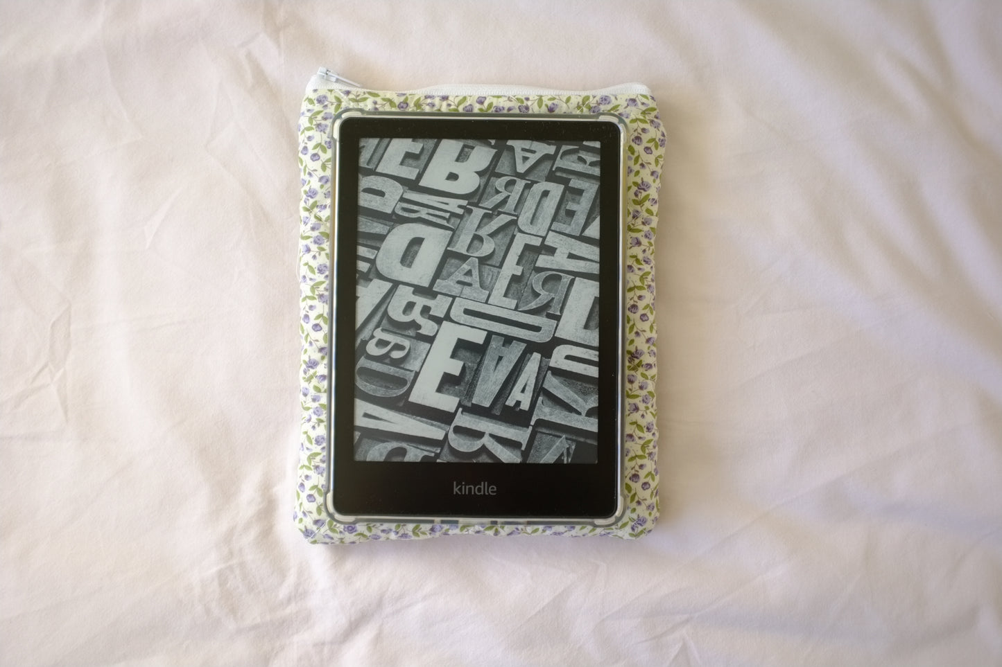 Kindle sleeve purple rose buds