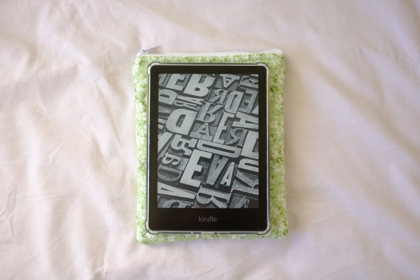 Kindle sleeve green meadow