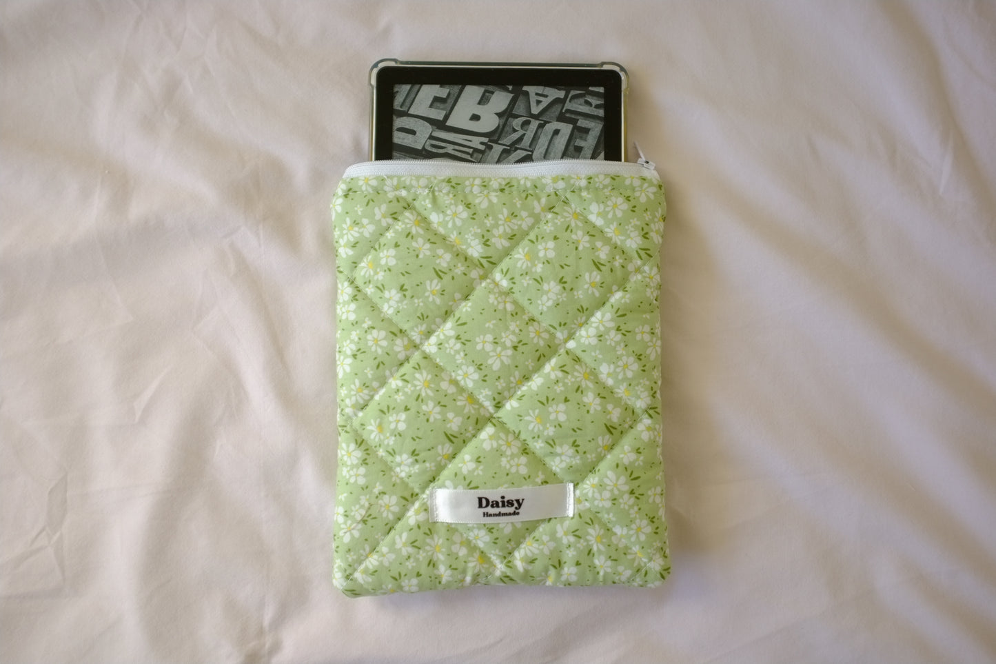 Kindle sleeve green meadow