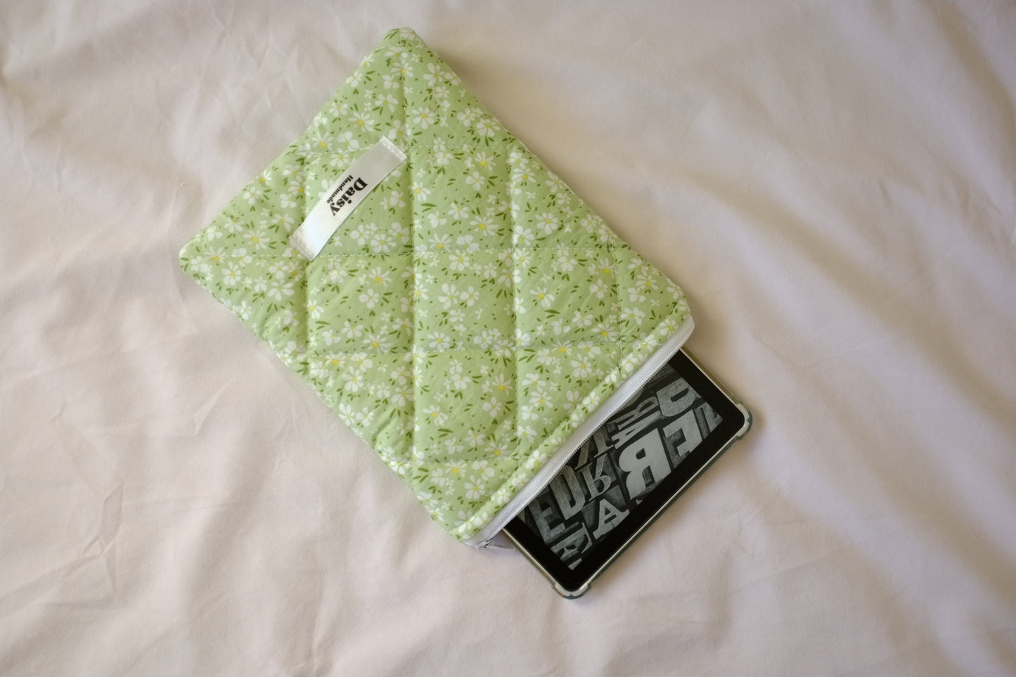 Kindle sleeve green meadow
