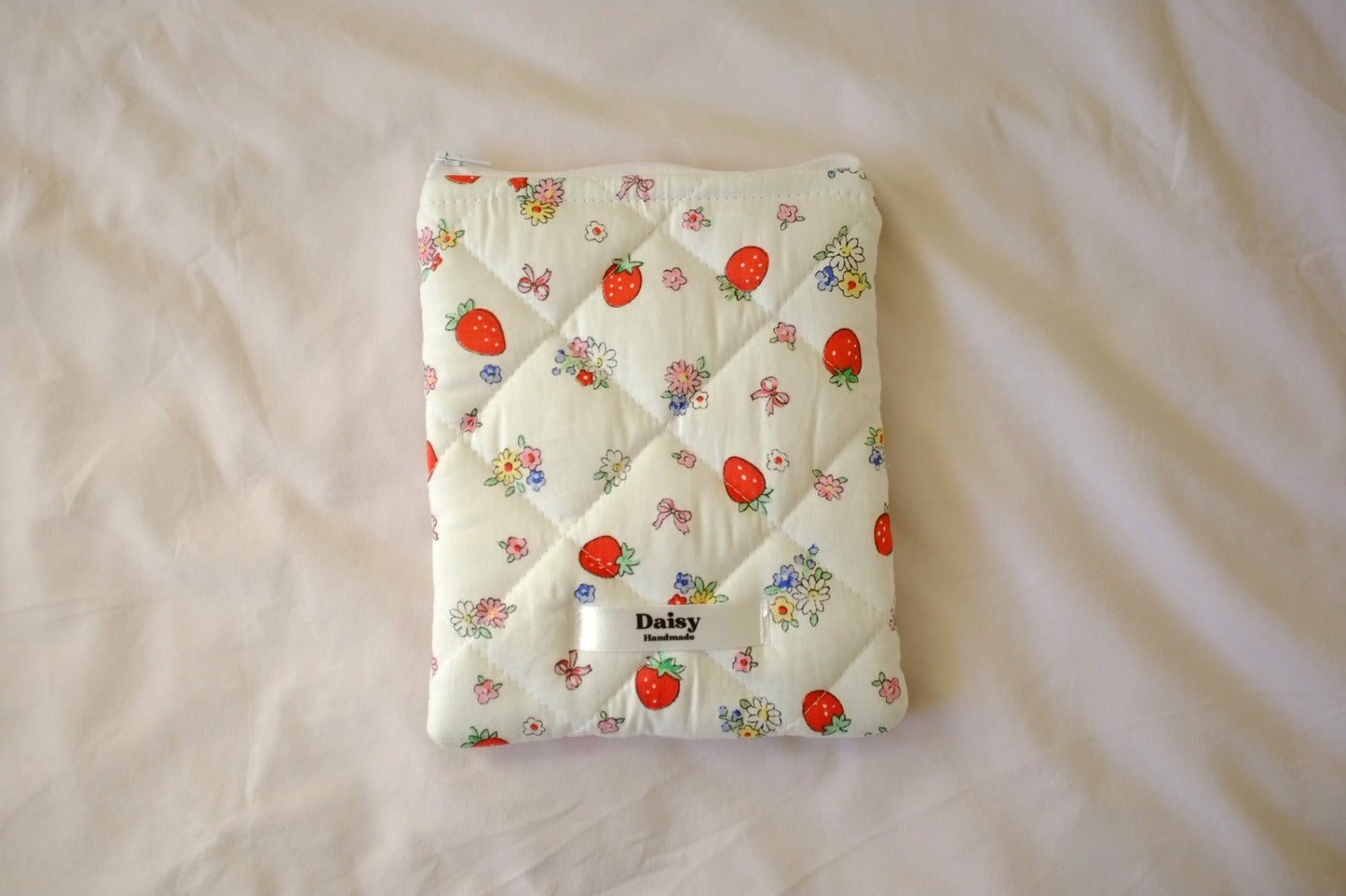 Kindle sleeve strawberry bow