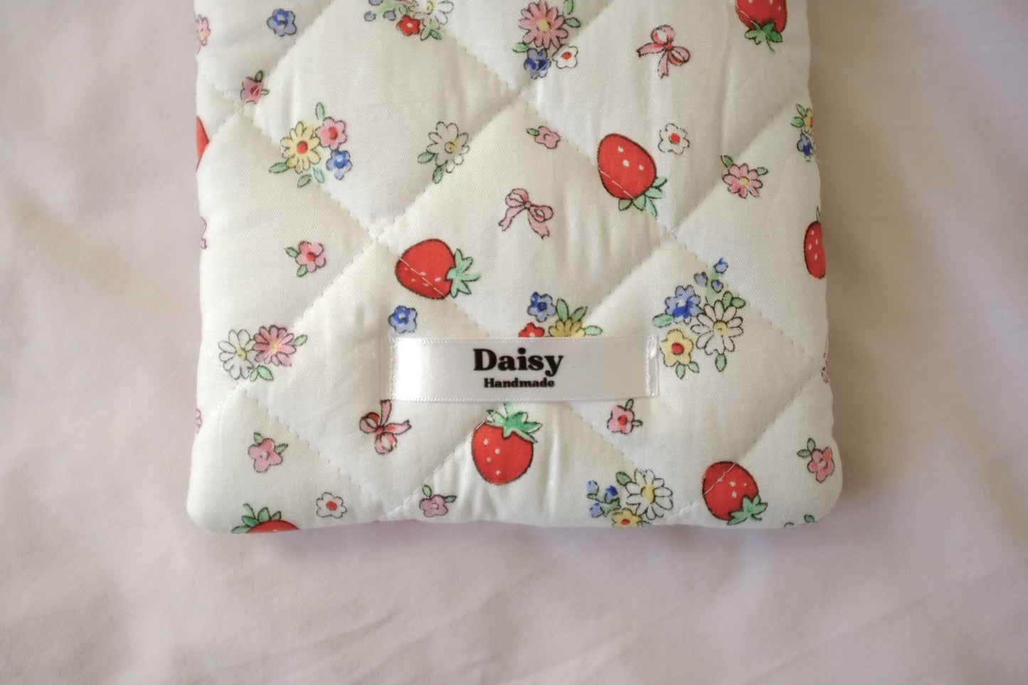 Kindle sleeve strawberry bow