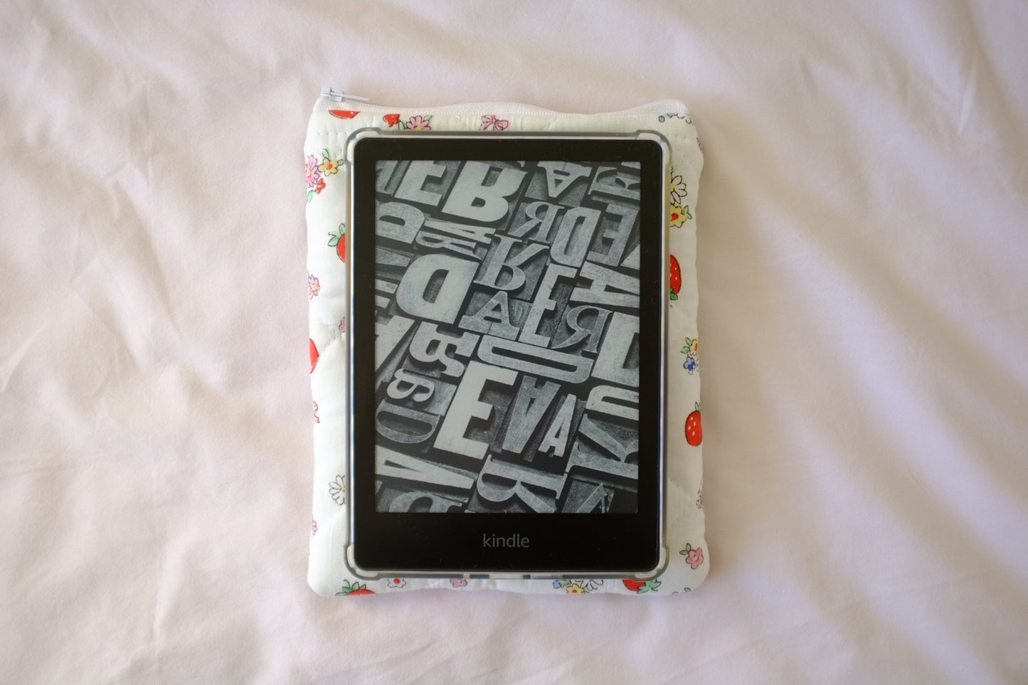 Kindle sleeve strawberry bow