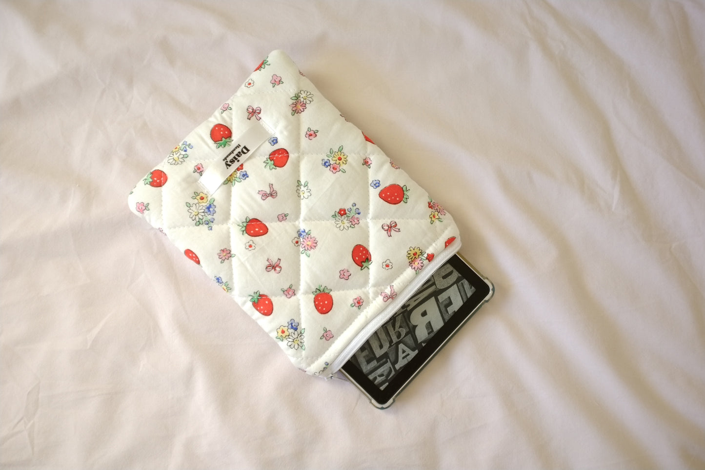 Kindle sleeve strawberry bow