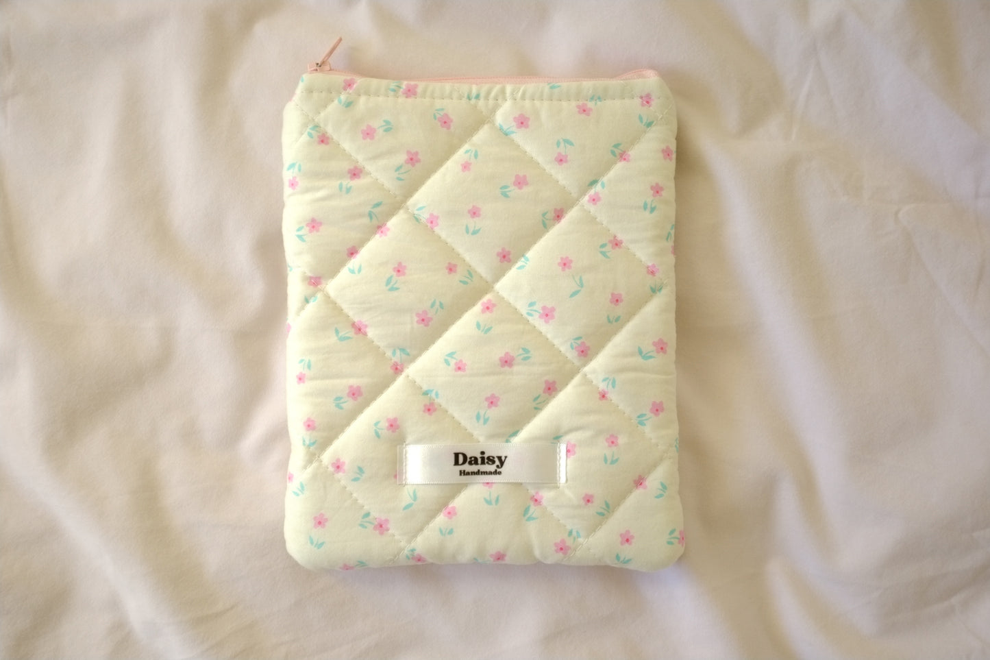 Kindle sleeve cream and pink flowers