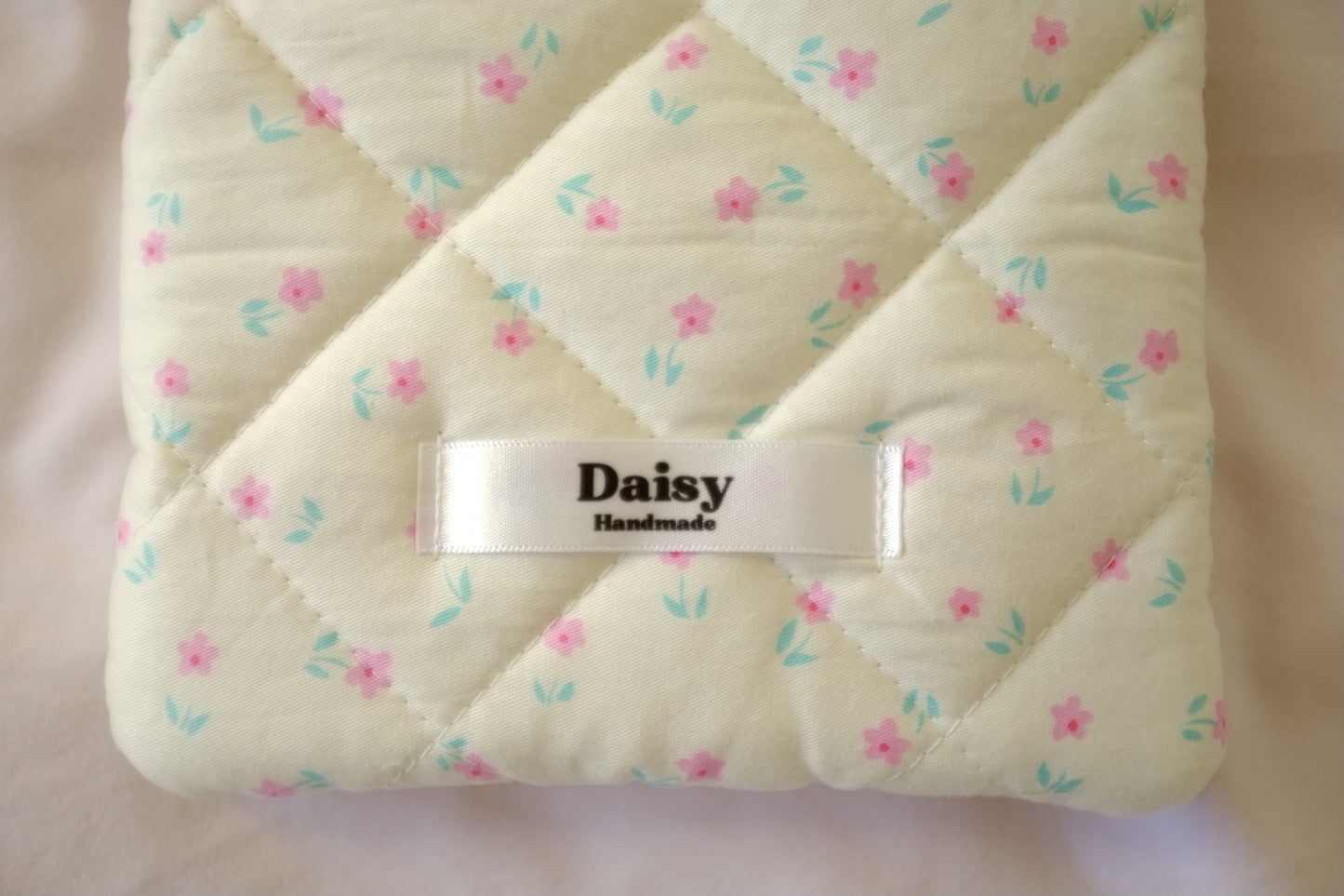 Kindle sleeve cream and pink flowers