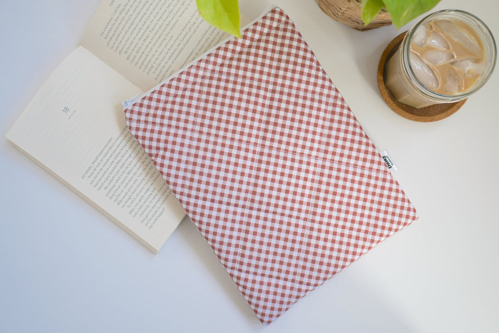 Quilted brown diagonal gingham book sleeve