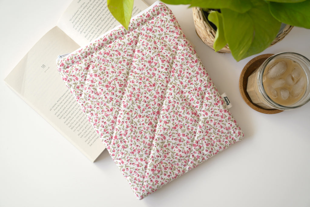 Quilted pink rose book sleeve