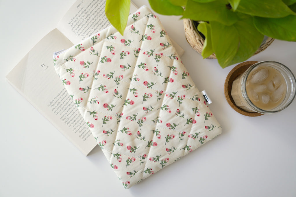 Quilted Ivory rose buds book sleeve