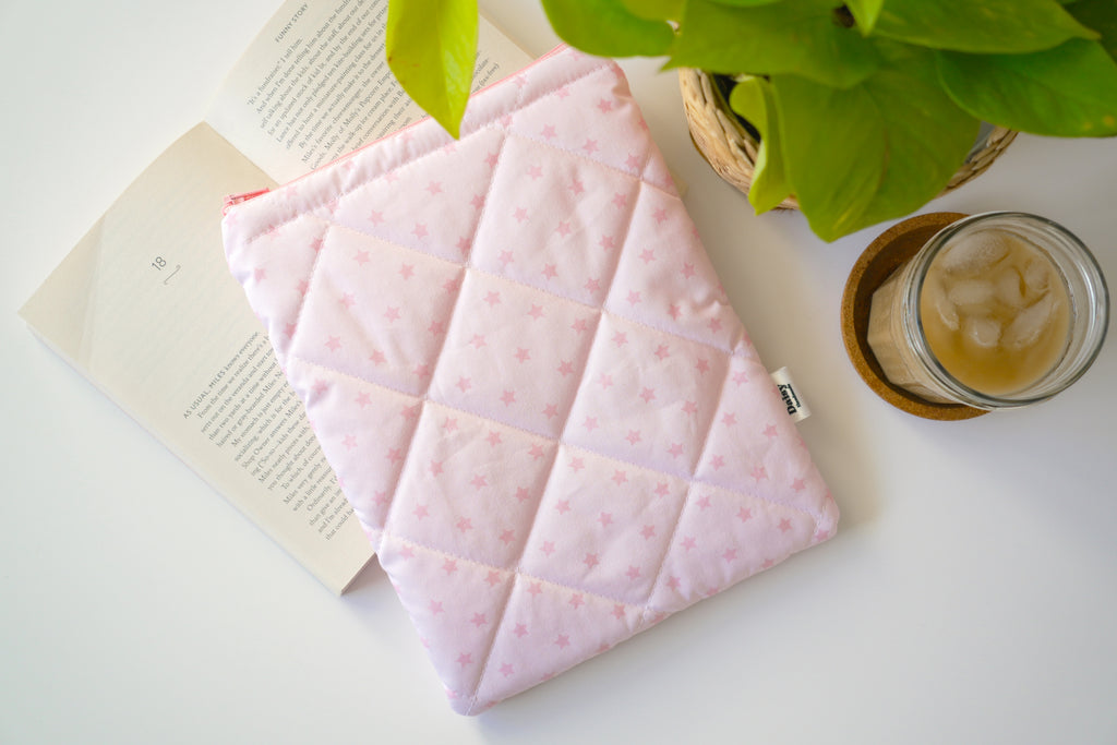 Quilted pink star book sleeve