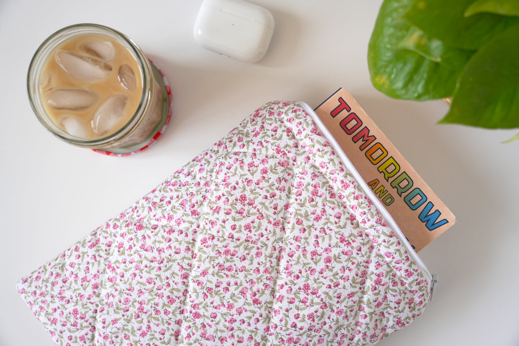 Quilted pink rose book sleeve