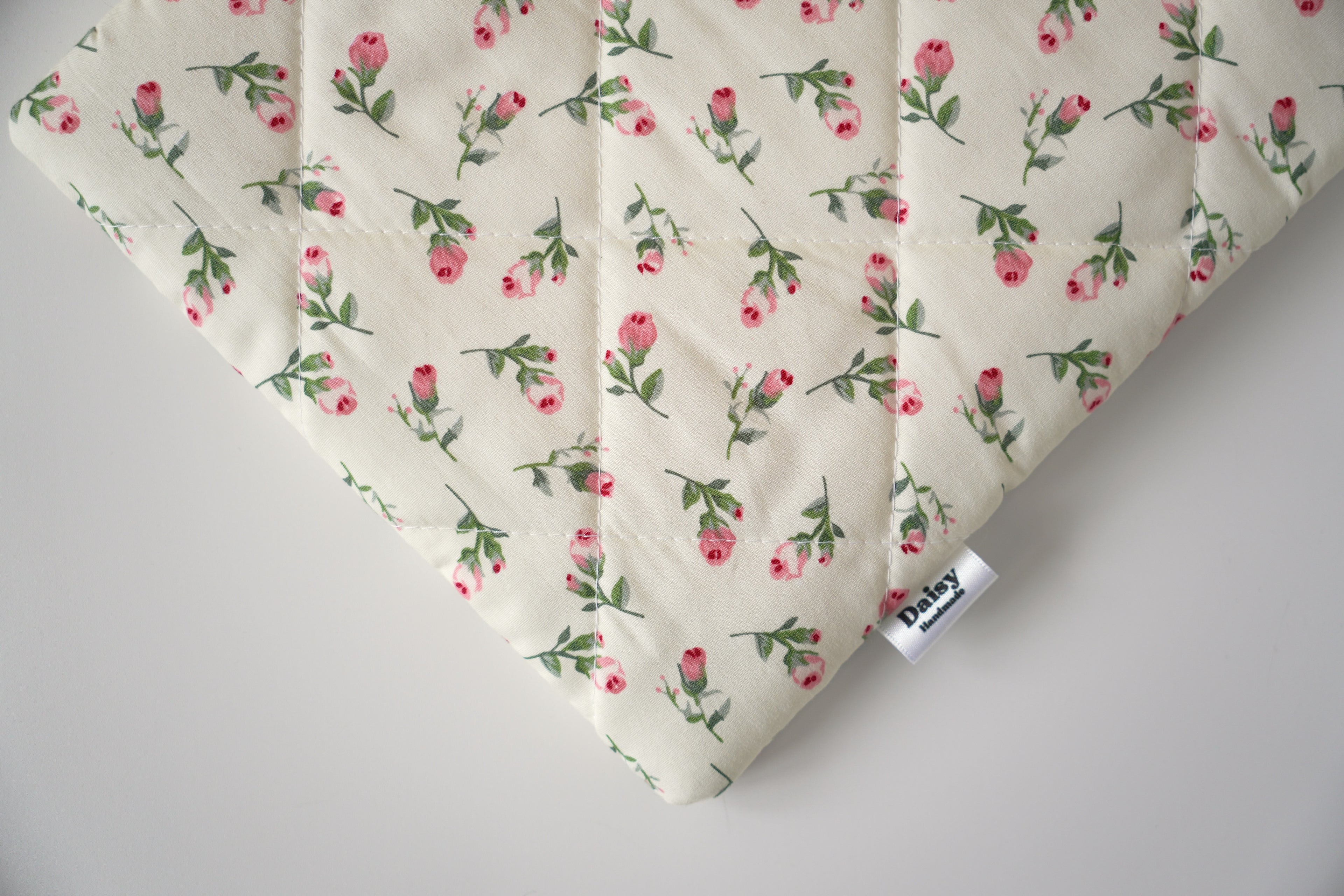 Quilted Ivory rose buds book sleeve