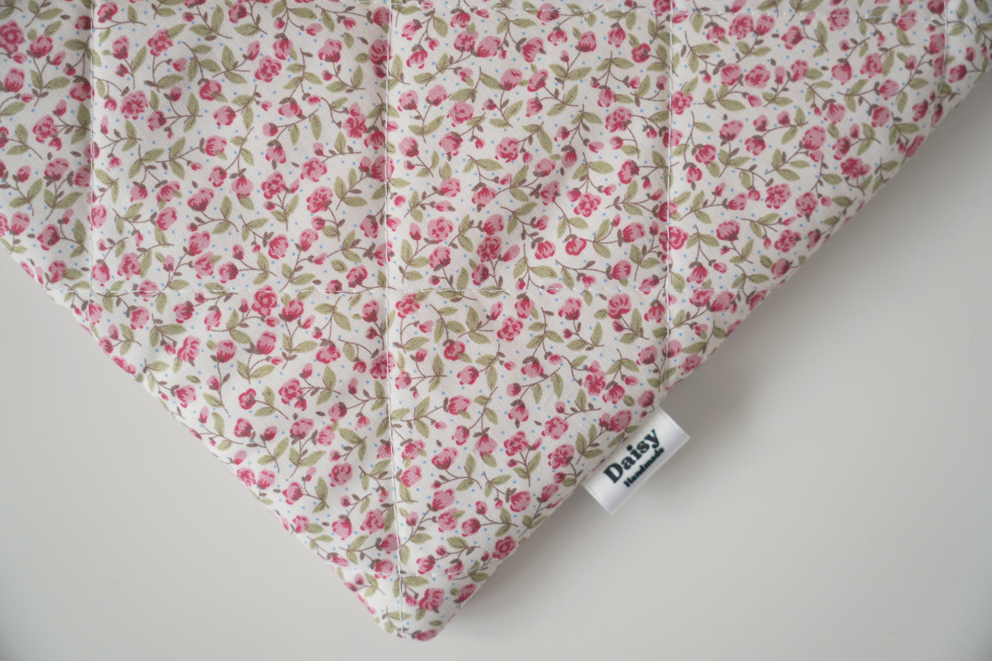 Quilted pink rose book sleeve