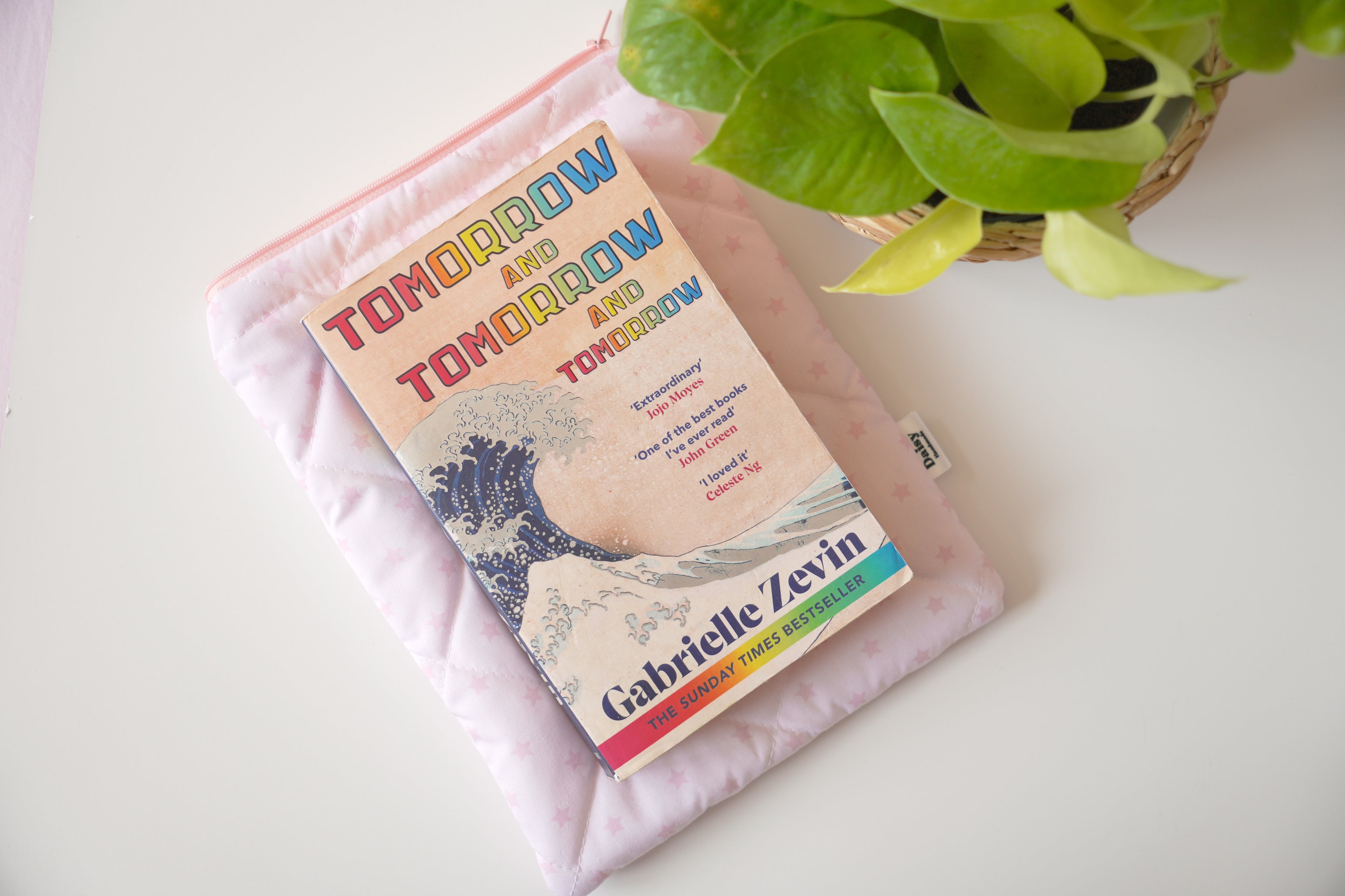 Quilted pink star book sleeve