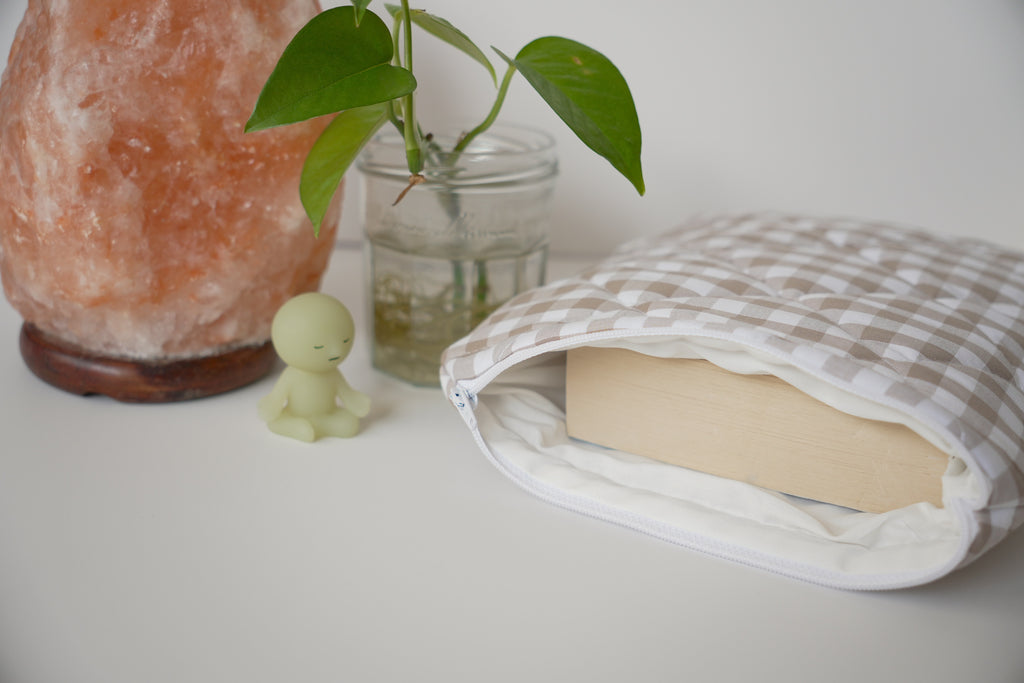 Quilted beige gingham book sleeve