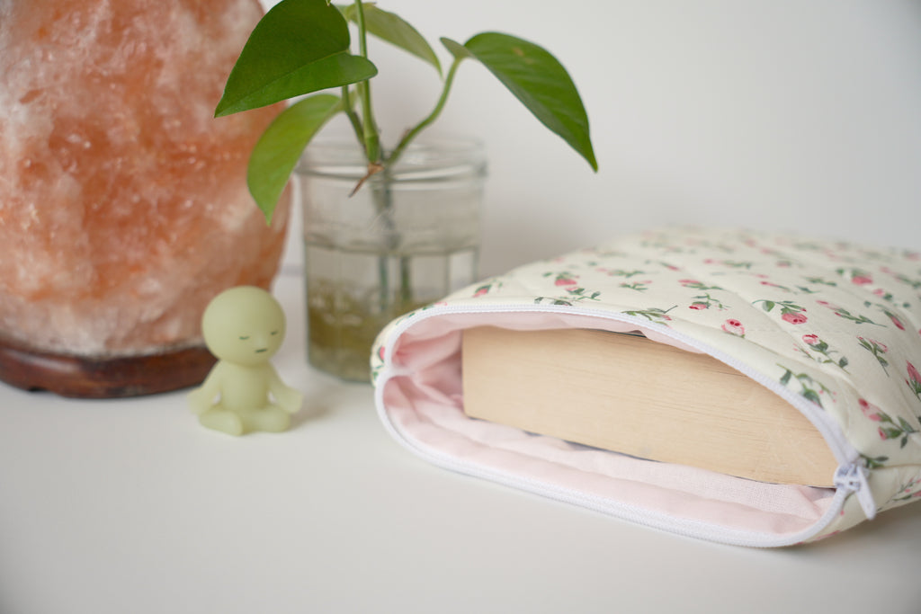 Quilted Ivory rose buds book sleeve