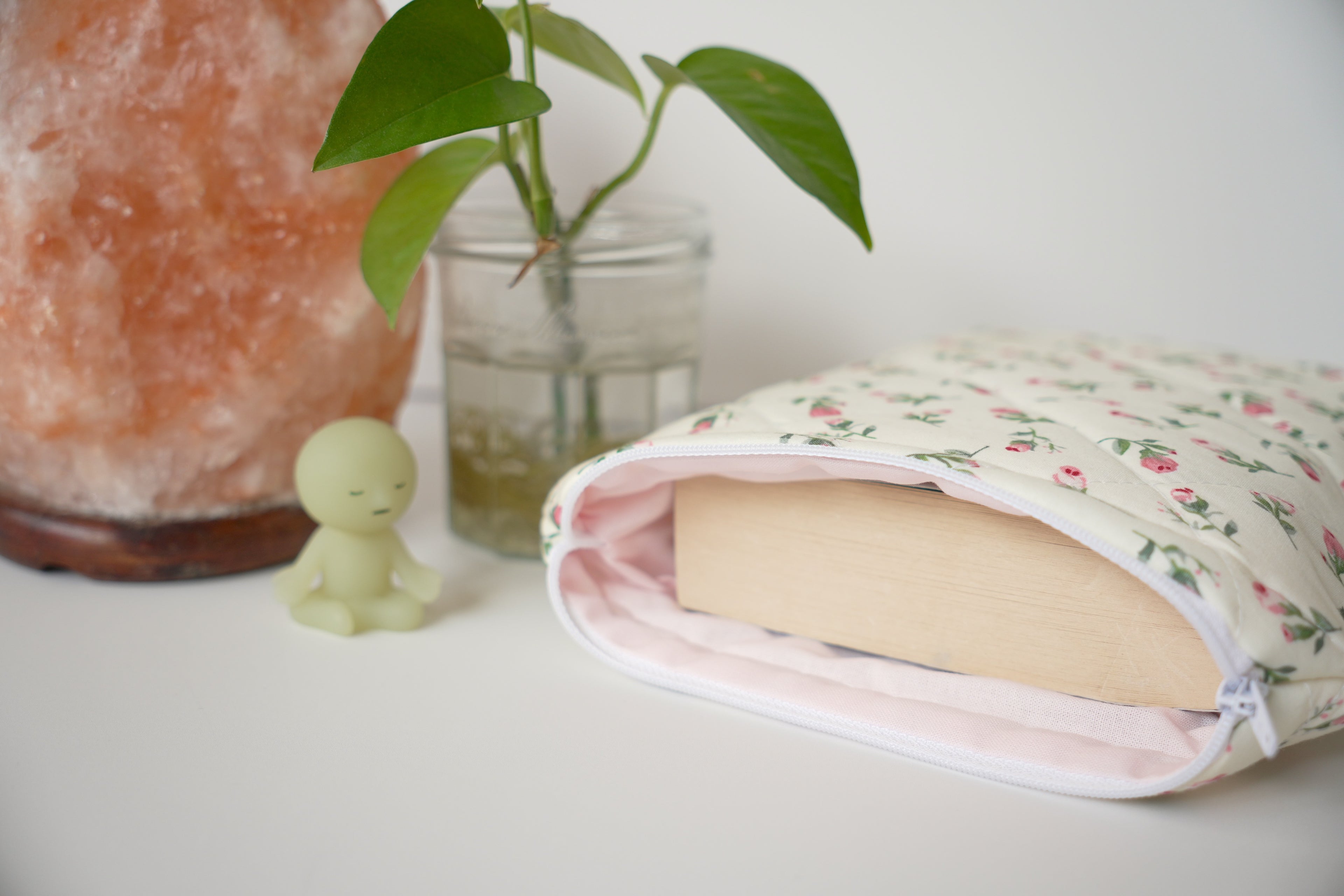 Quilted Ivory rose buds book sleeve