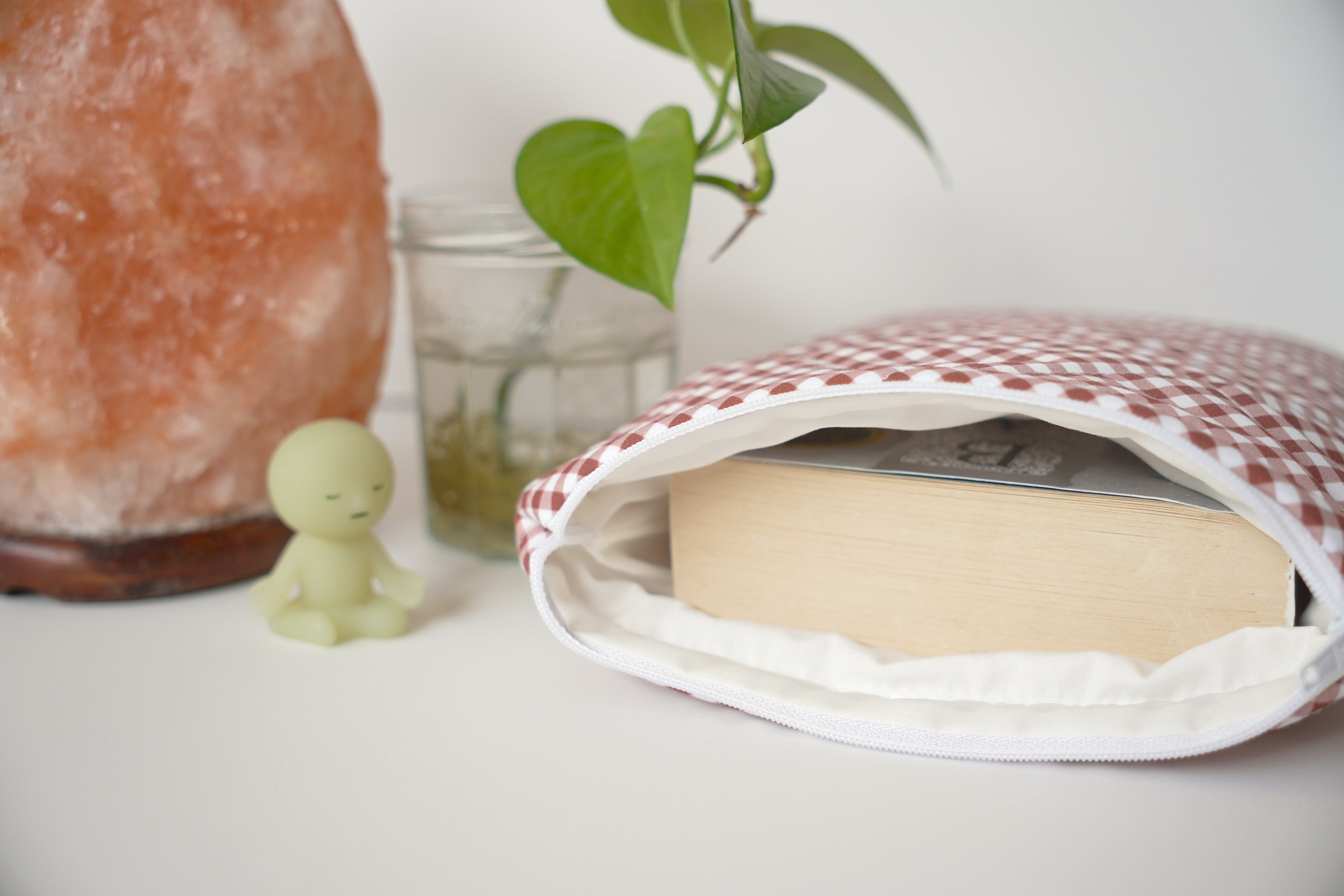 Quilted brown diagonal gingham book sleeve
