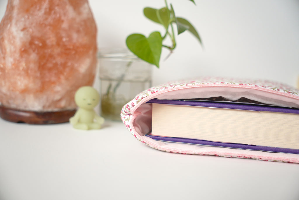 Quilted pink rose book sleeve