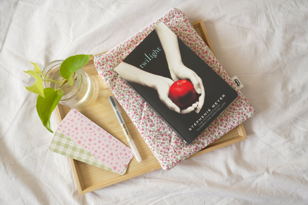 Quilted pink rose book sleeve