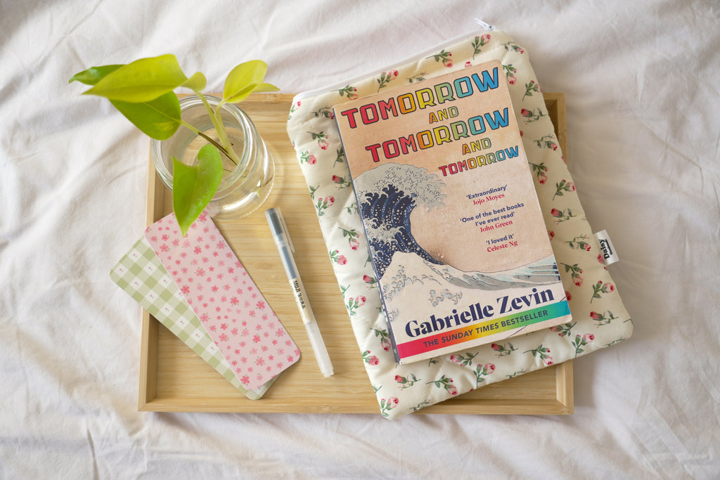 Quilted Ivory rose buds book sleeve