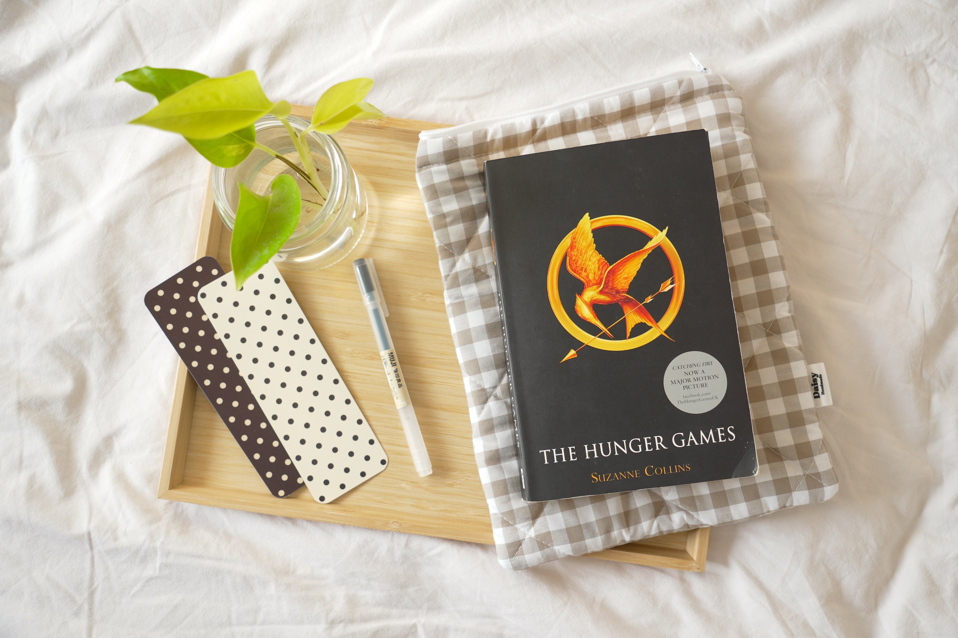 Quilted beige gingham book sleeve