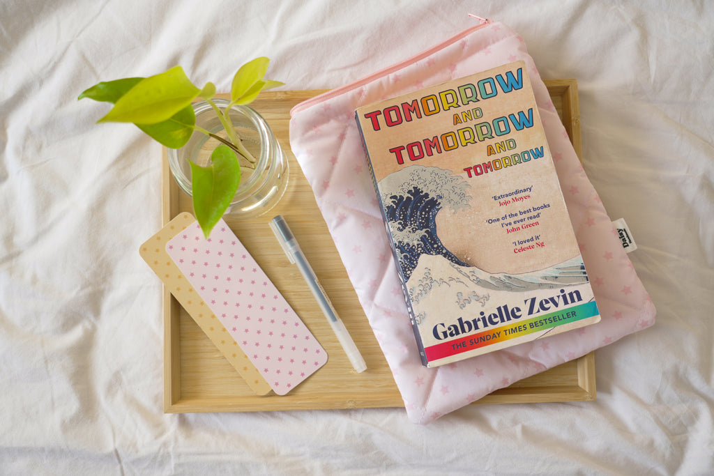 Quilted pink star book sleeve