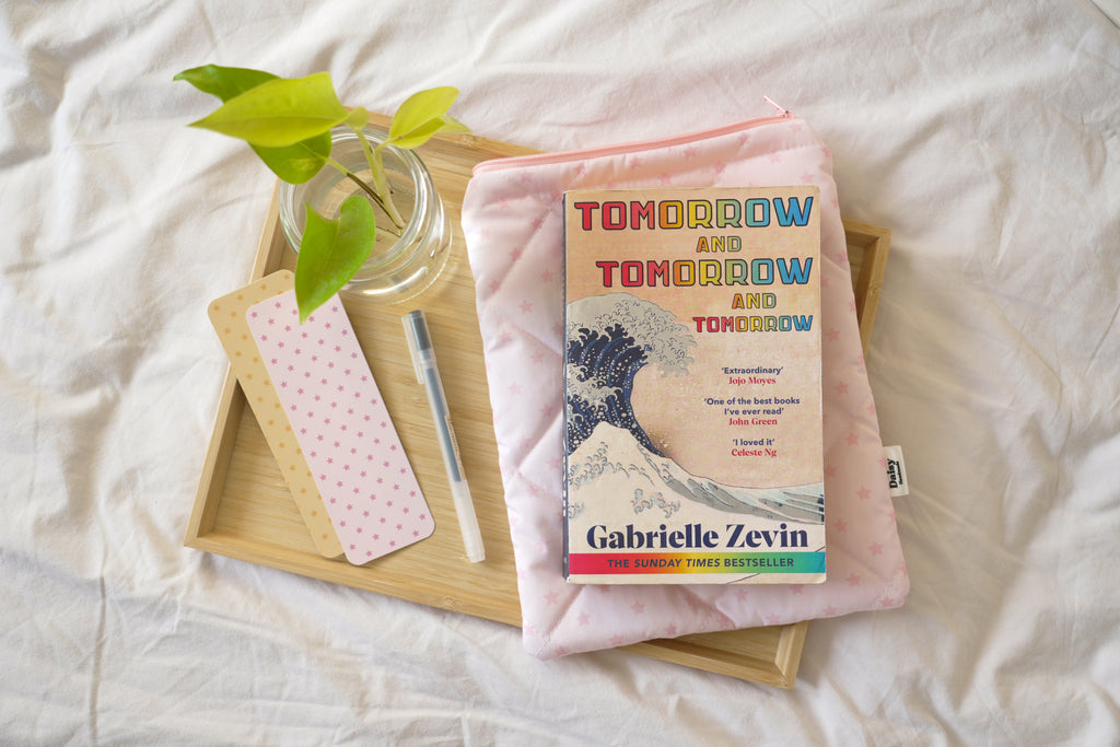 Quilted pink star book sleeve