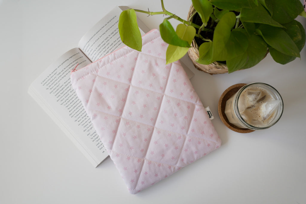 Quilted pink star book sleeve
