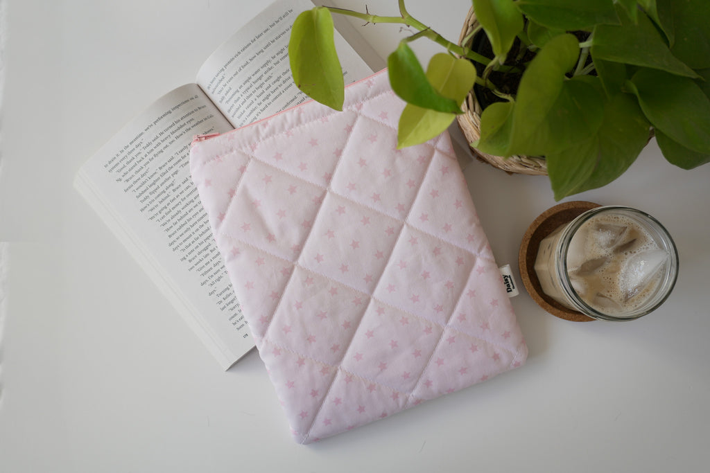 Quilted pink star book sleeve