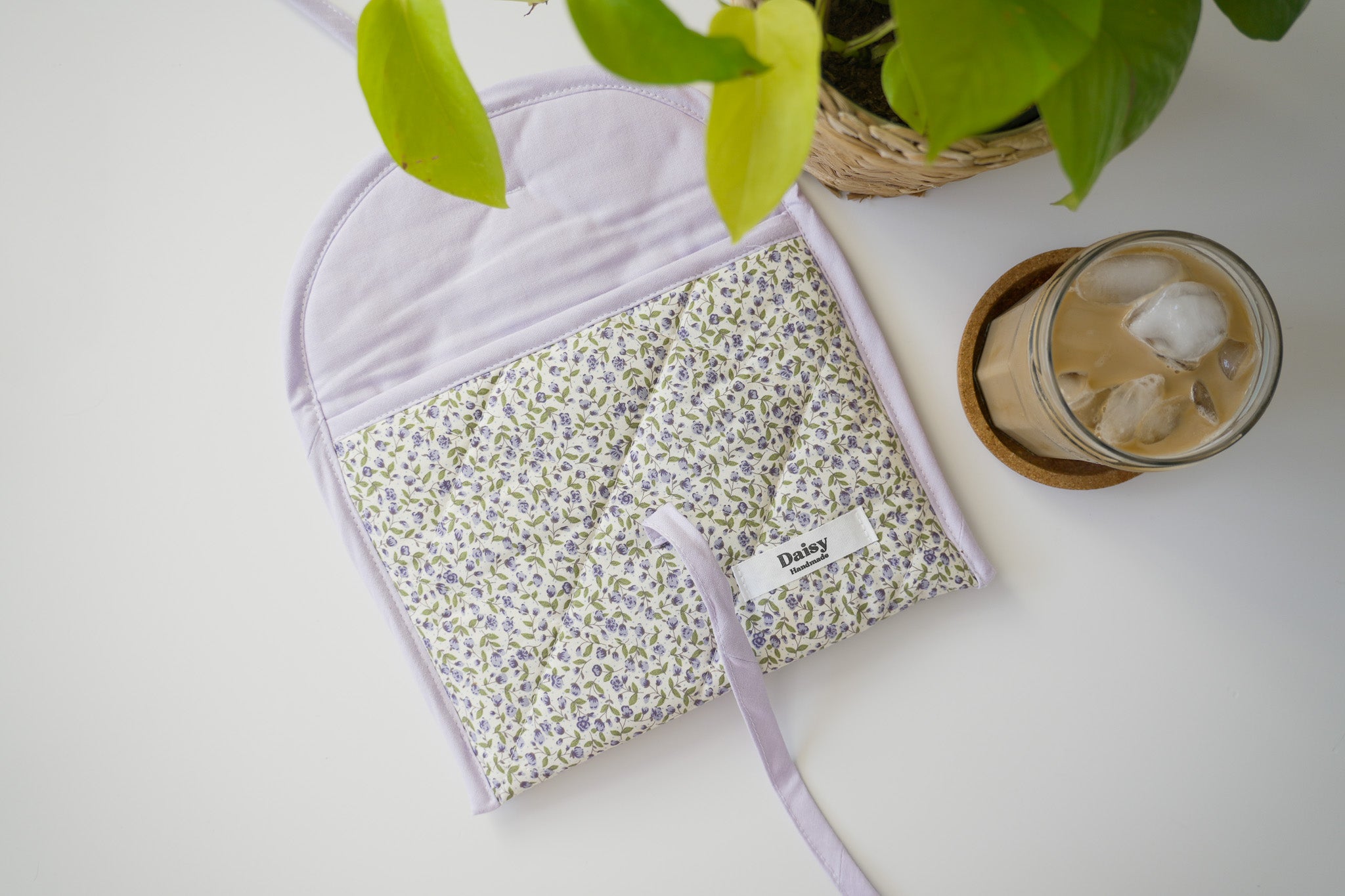 Quilted bow closure kindle sleeve purple rose buds