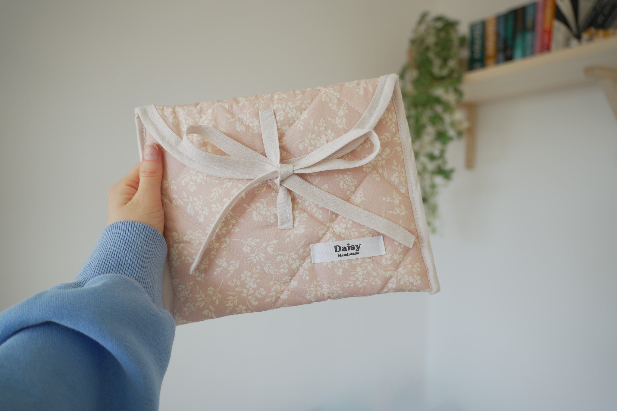 Quilted bow closure kindle sleeve in vintage pink floral