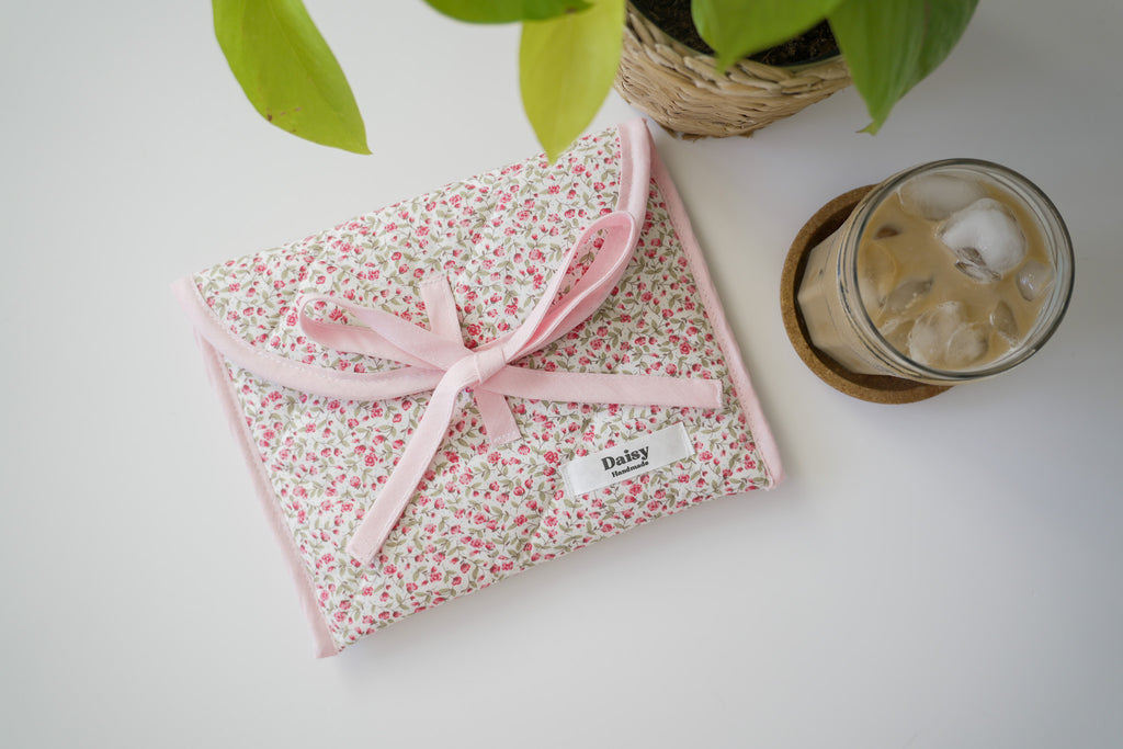 Quilted bow closure kindle sleeve pink rose buds