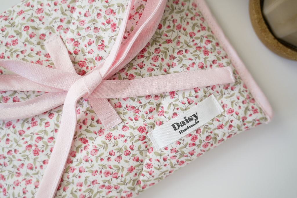 Quilted bow closure kindle sleeve pink rose buds