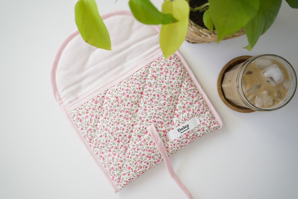 Quilted bow closure kindle sleeve pink rose buds
