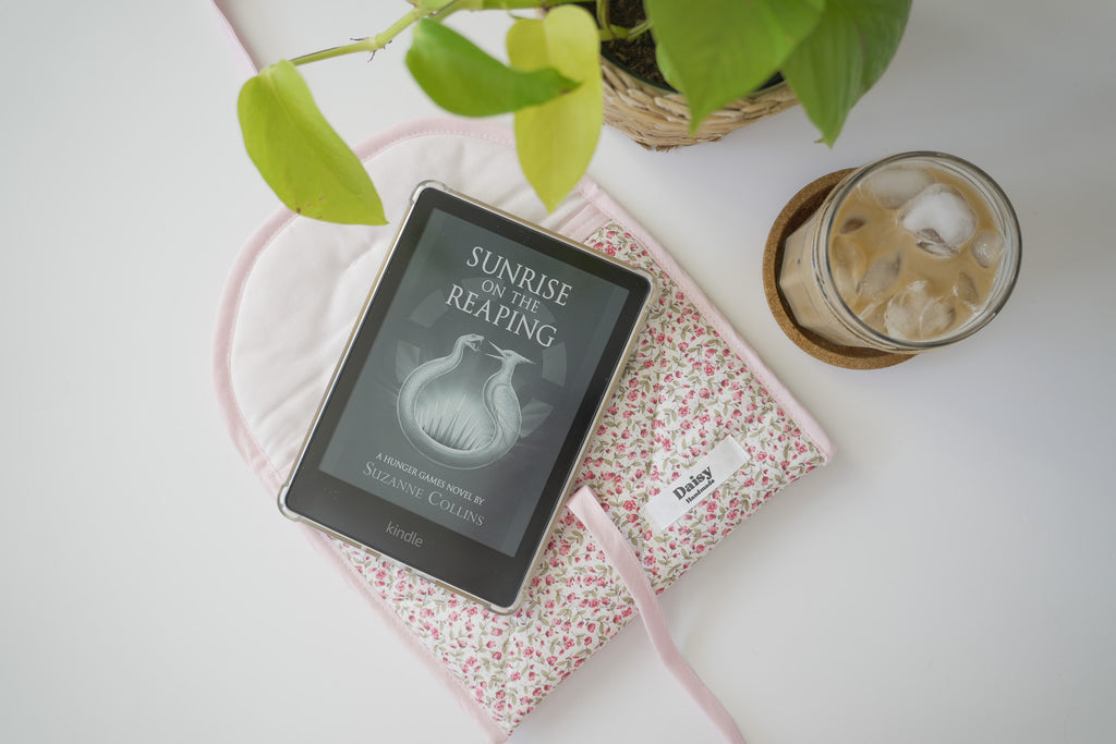 Quilted bow closure kindle sleeve pink rose buds