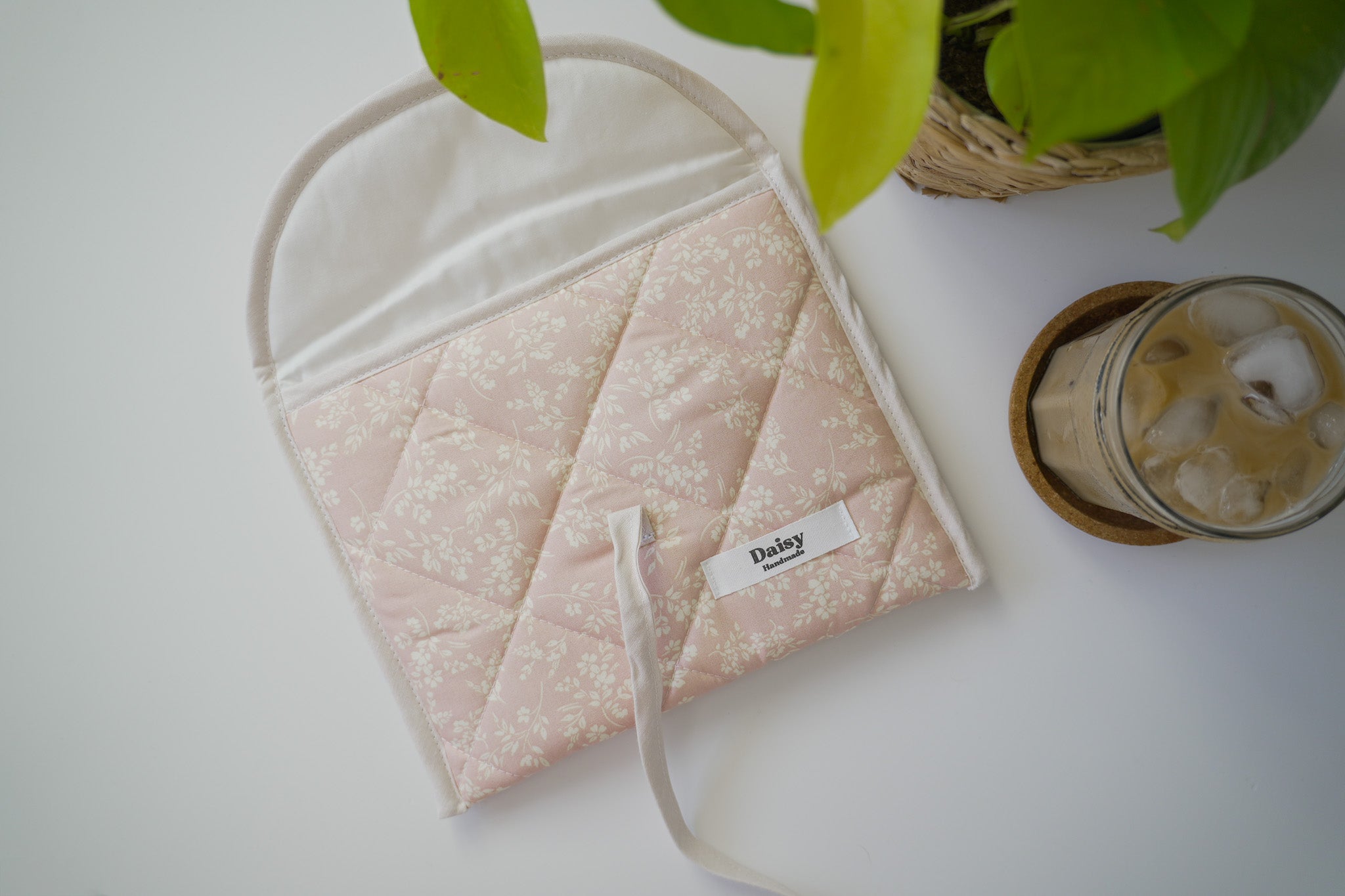 Quilted bow closure kindle sleeve in vintage pink floral
