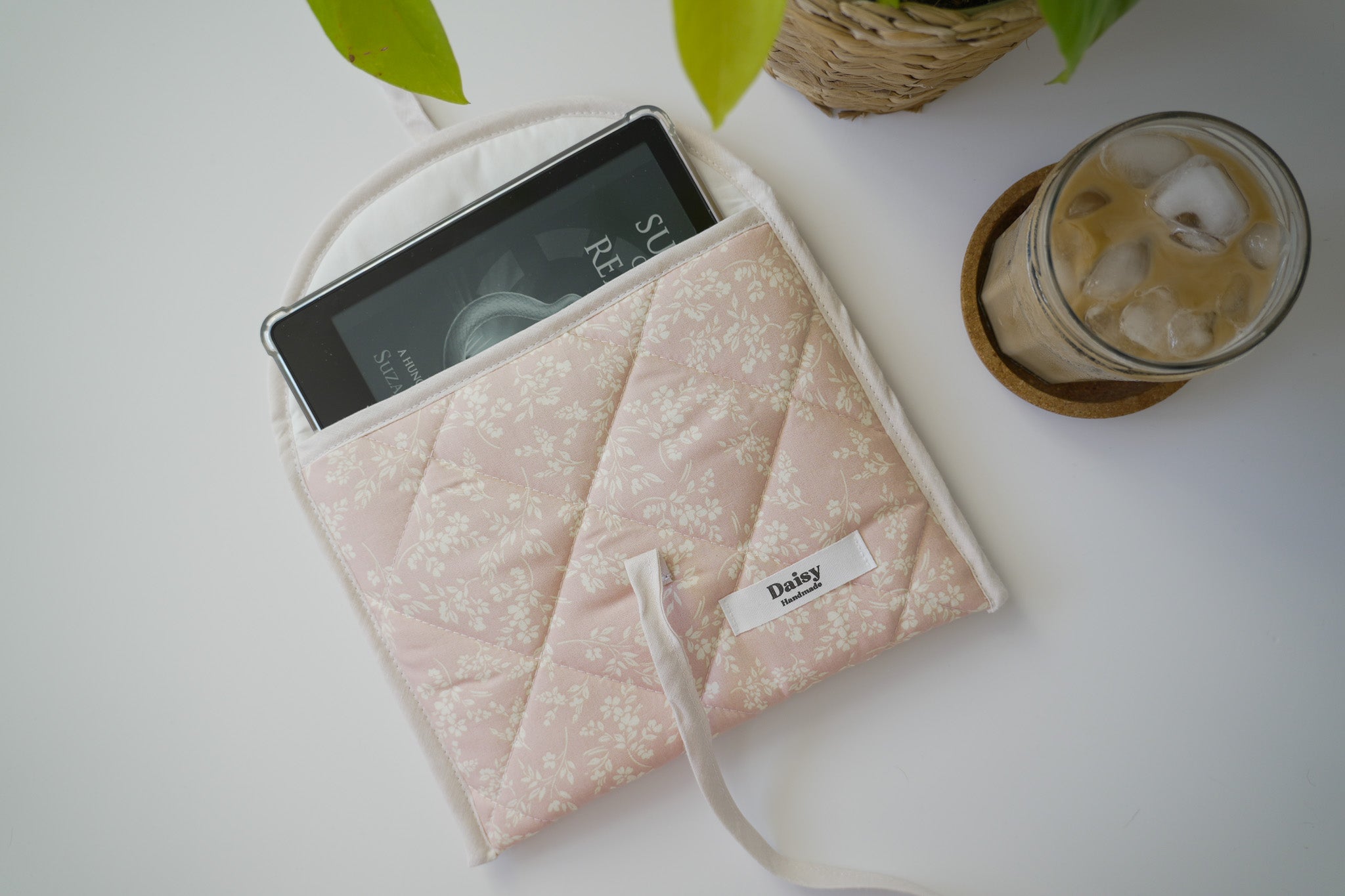 Quilted bow closure kindle sleeve in vintage pink floral