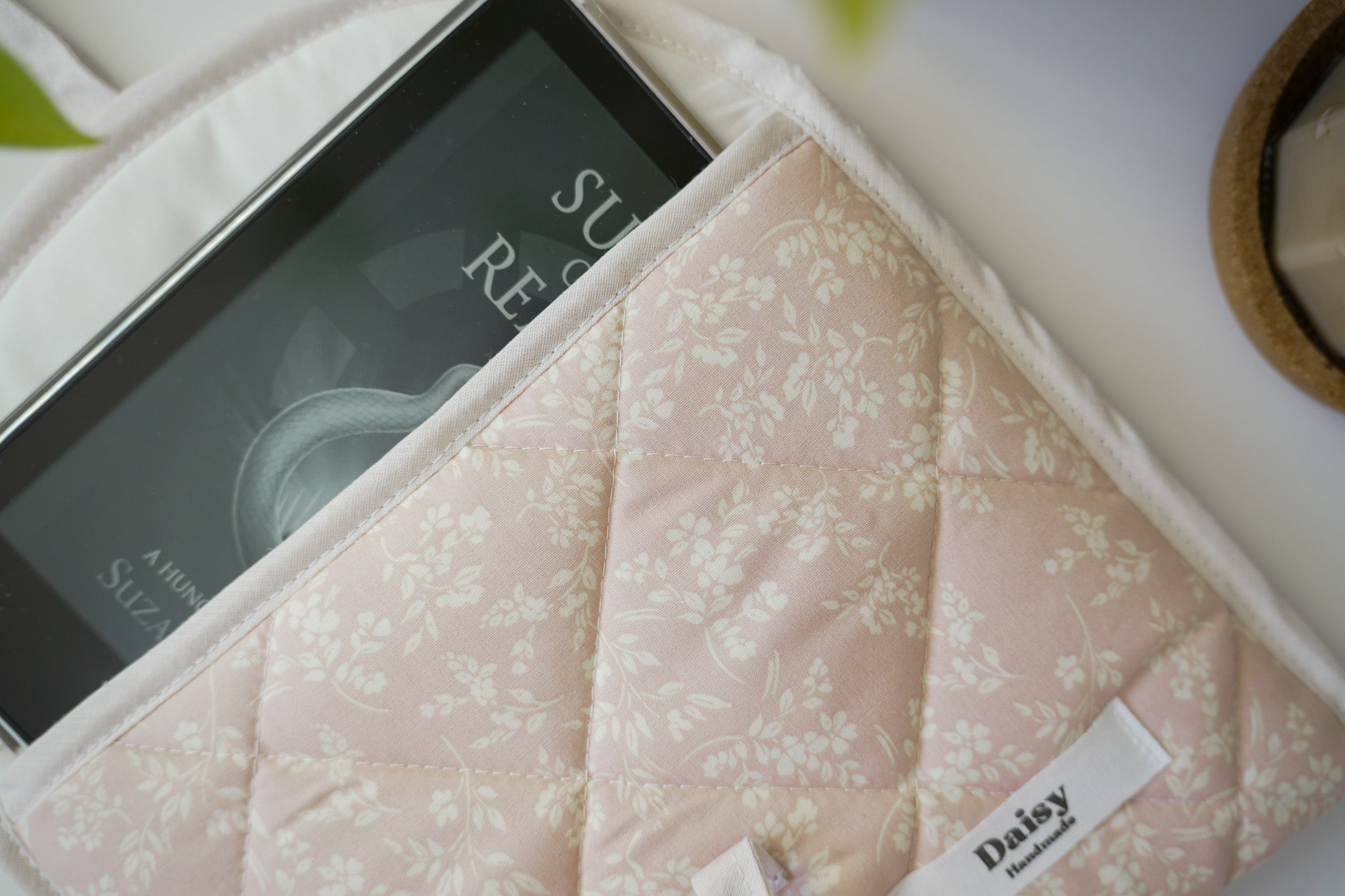 Quilted bow closure kindle sleeve in vintage pink floral