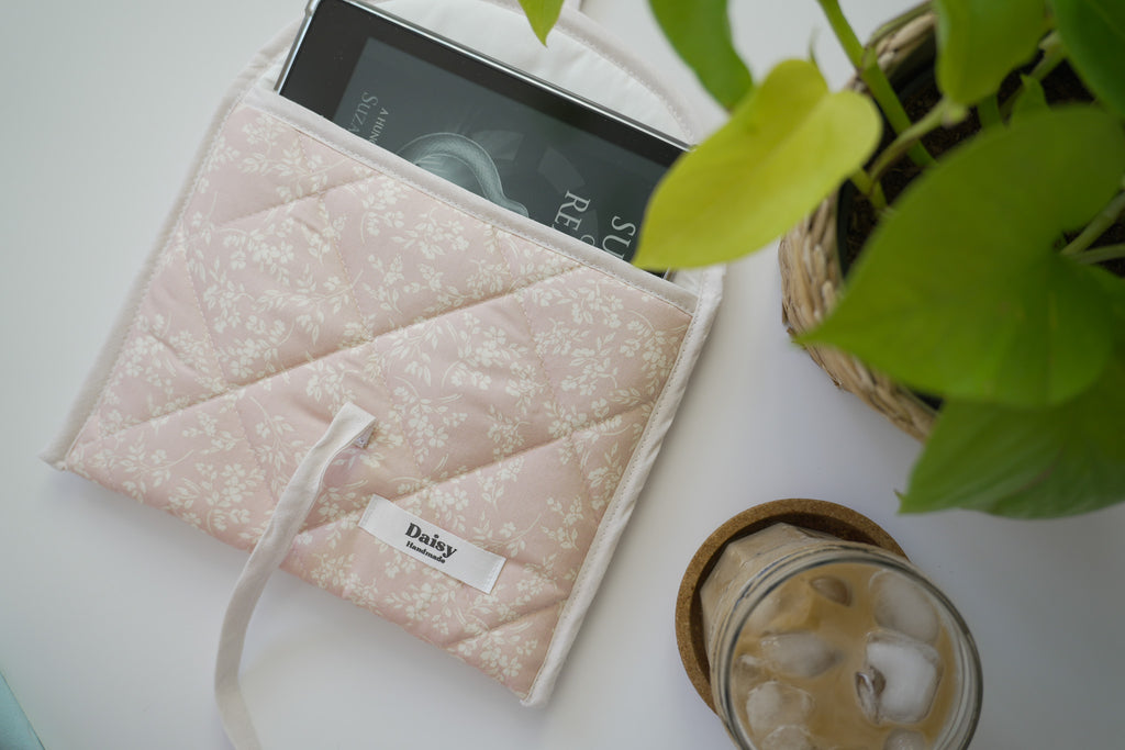 Quilted bow closure kindle sleeve in vintage pink floral