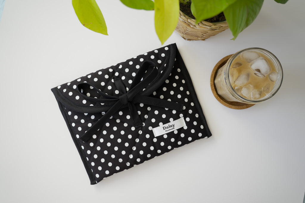 Quilted bow closure kindle sleeve black polka dot