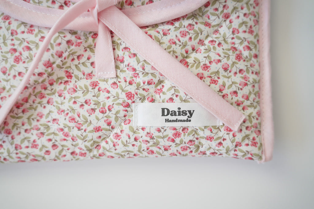 Quilted bow closure kindle sleeve pink rose buds