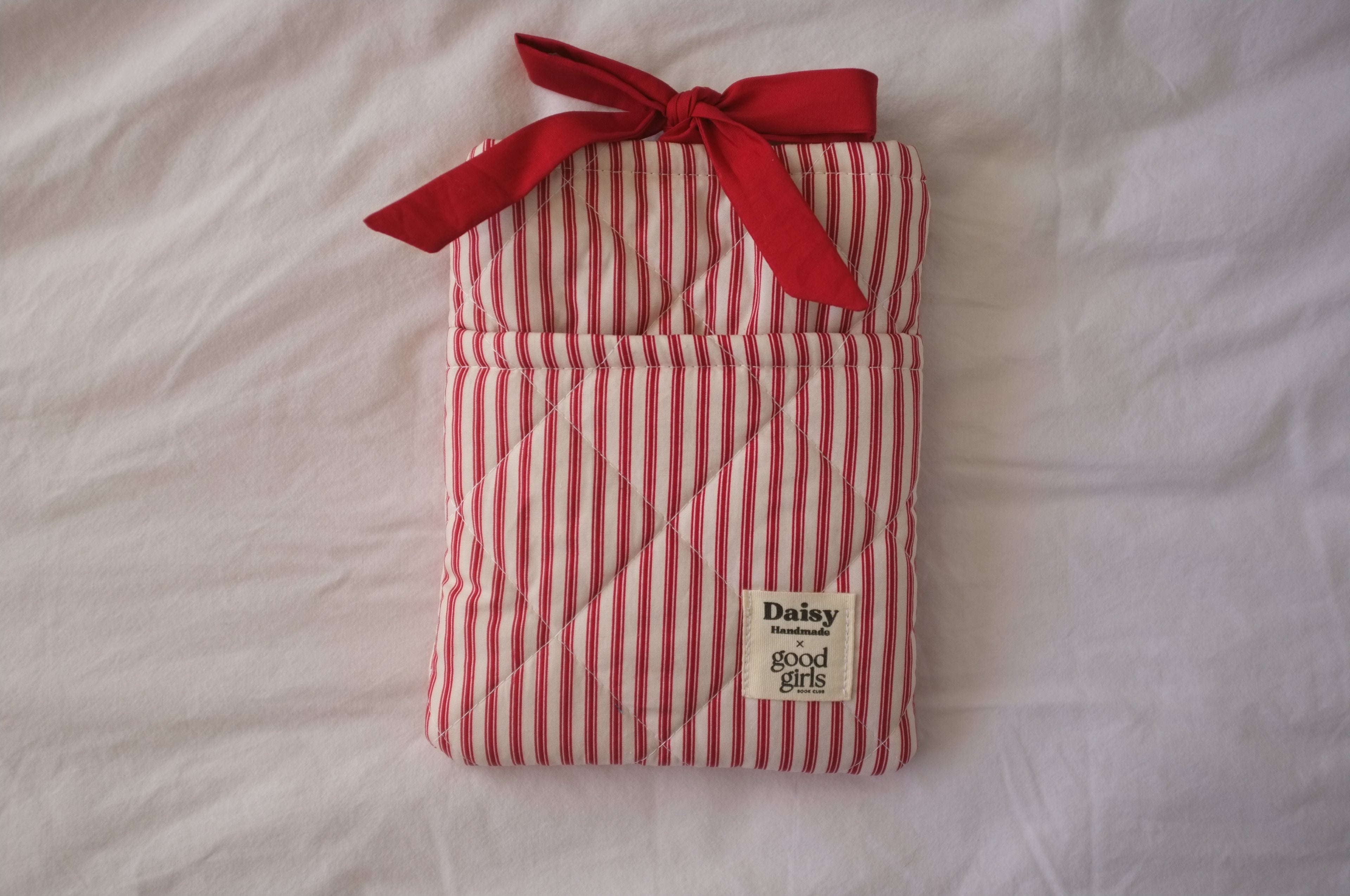 Red and White Striped eReader Case with Red Bow Closure