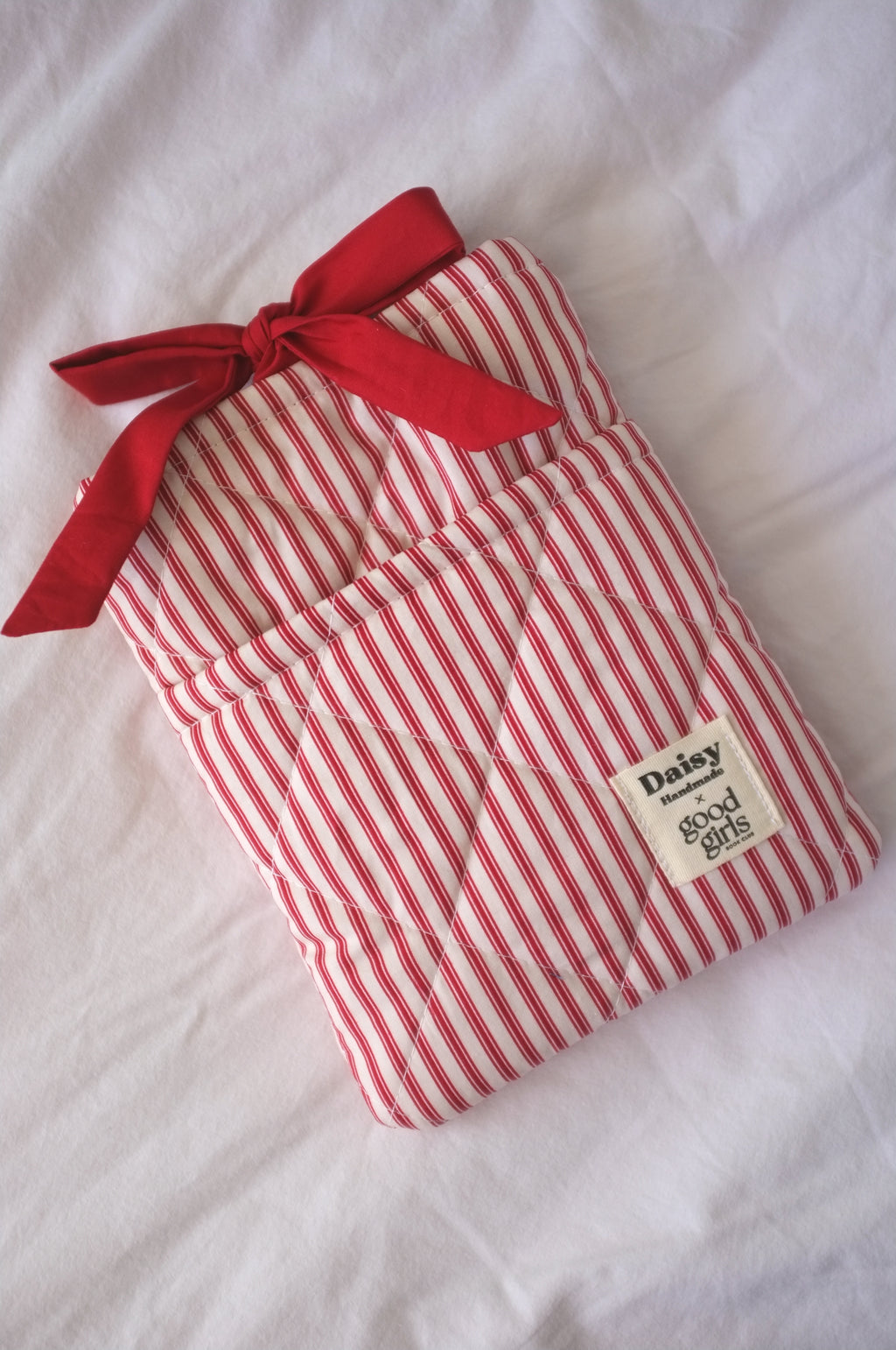 Red and White Striped eReader Case with Red Bow Closure