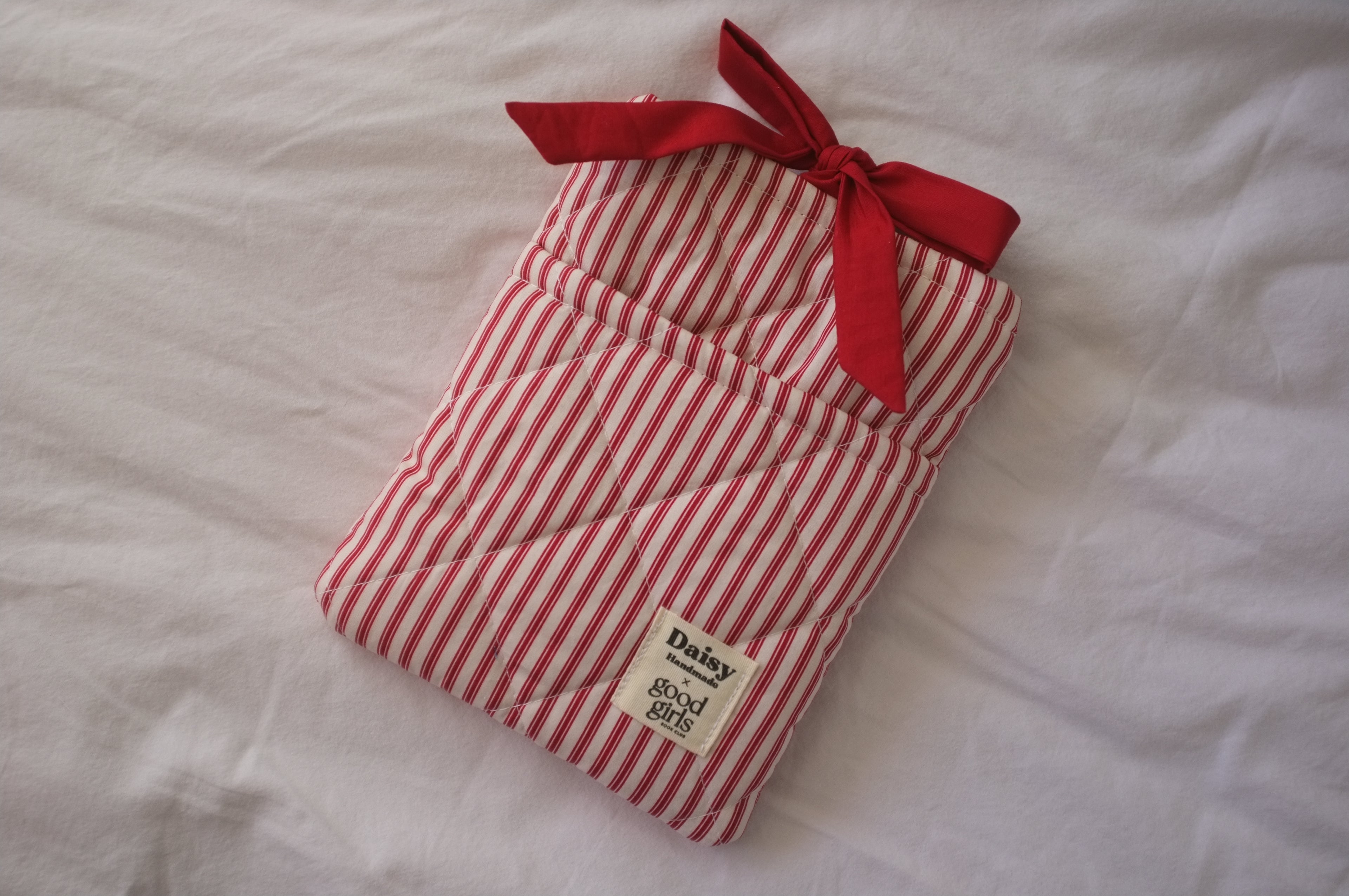 Red and White Striped eReader Case with Red Bow Closure